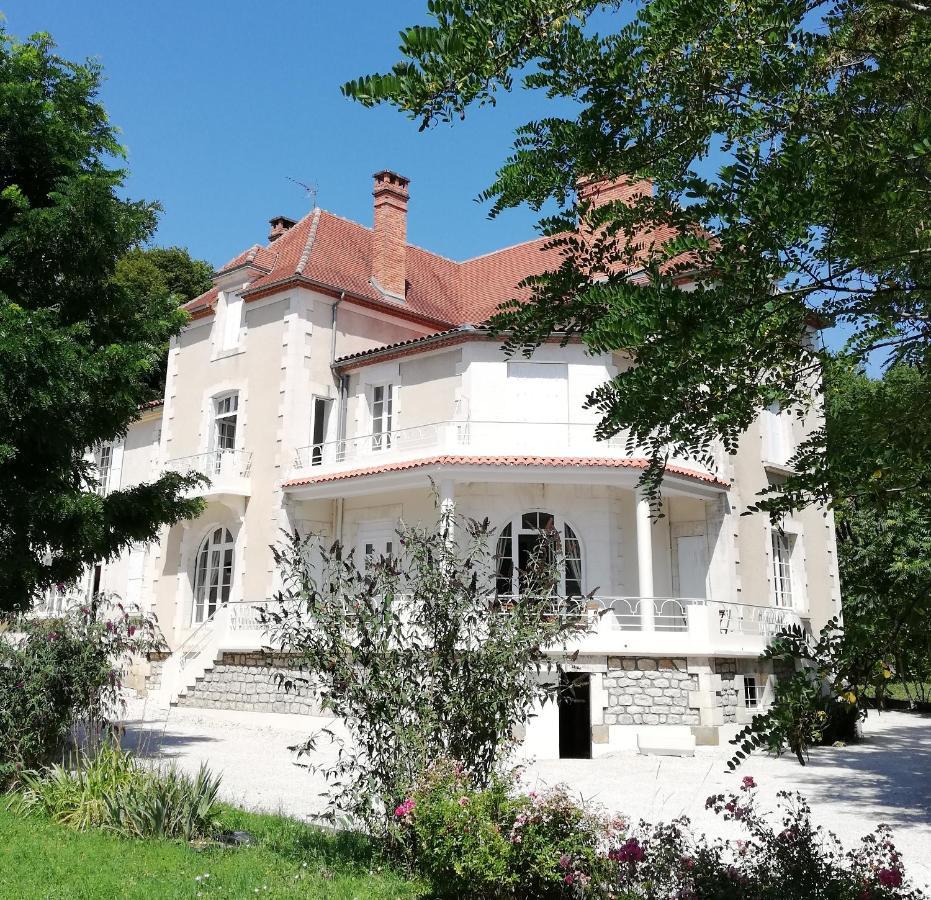 Vue Du Chateau D'Excideuil En Chambres Bagian luar foto
