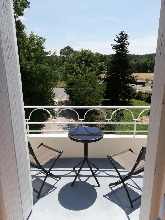 Vue Du Chateau D'Excideuil En Chambres Bagian luar foto
