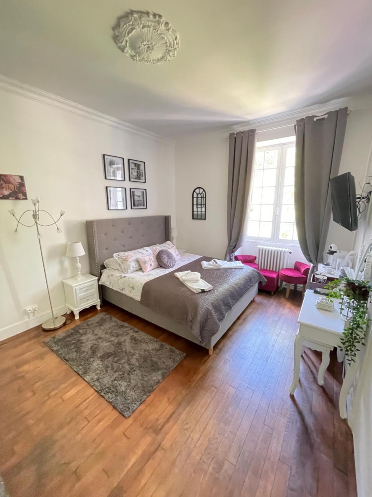Vue Du Chateau D'Excideuil En Chambres Bagian luar foto