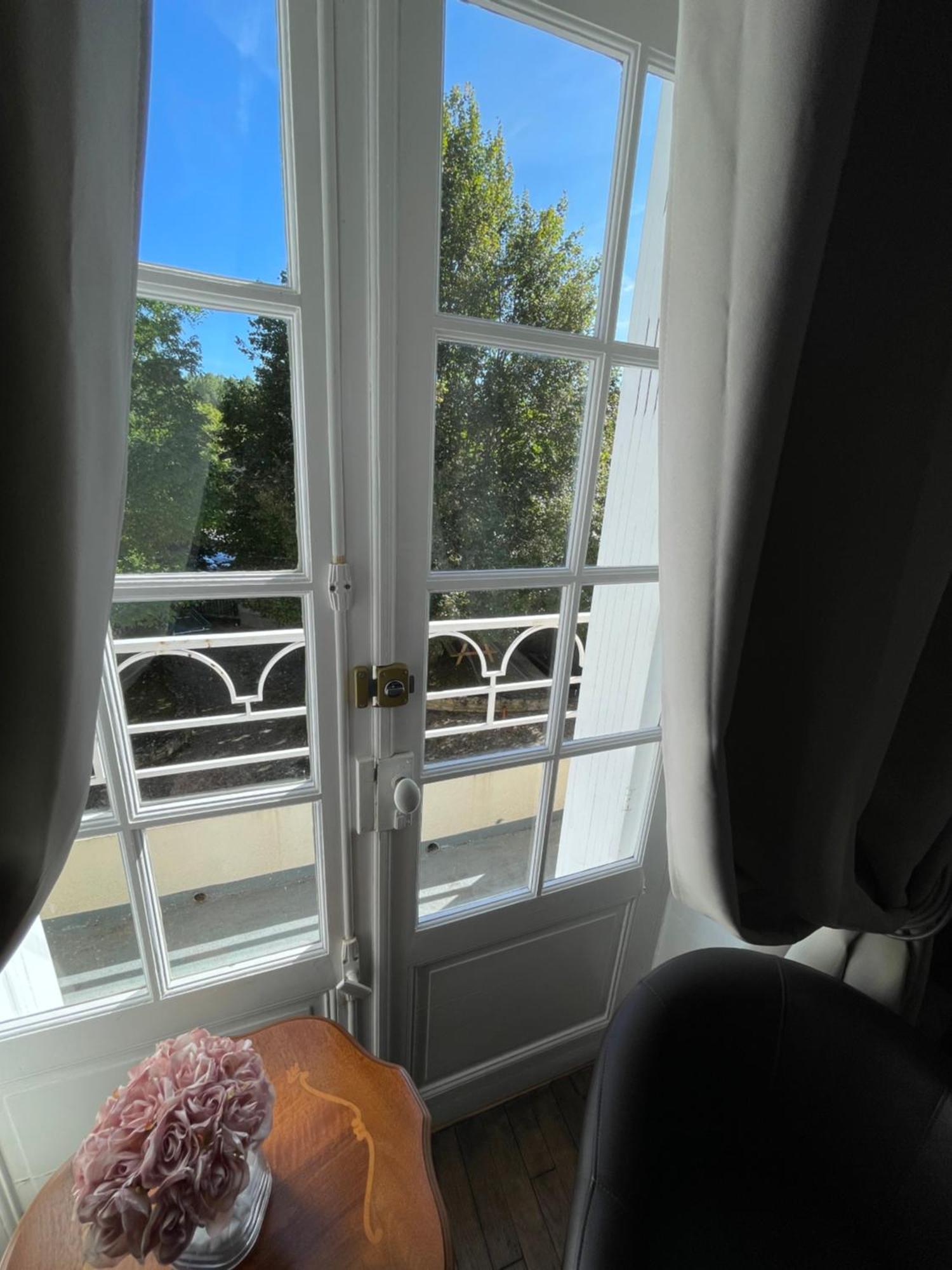 Vue Du Chateau D'Excideuil En Chambres Bagian luar foto