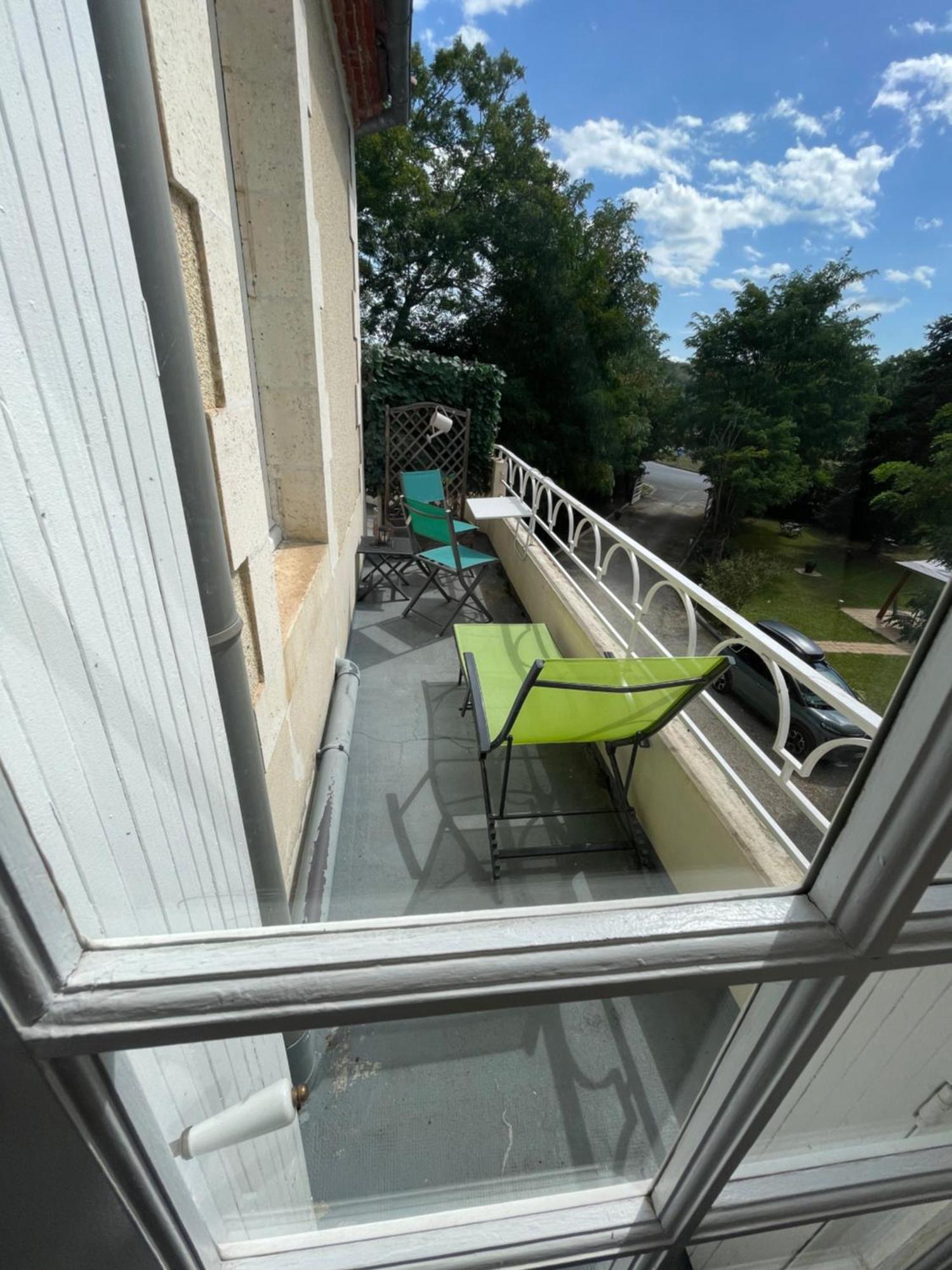 Vue Du Chateau D'Excideuil En Chambres Bagian luar foto