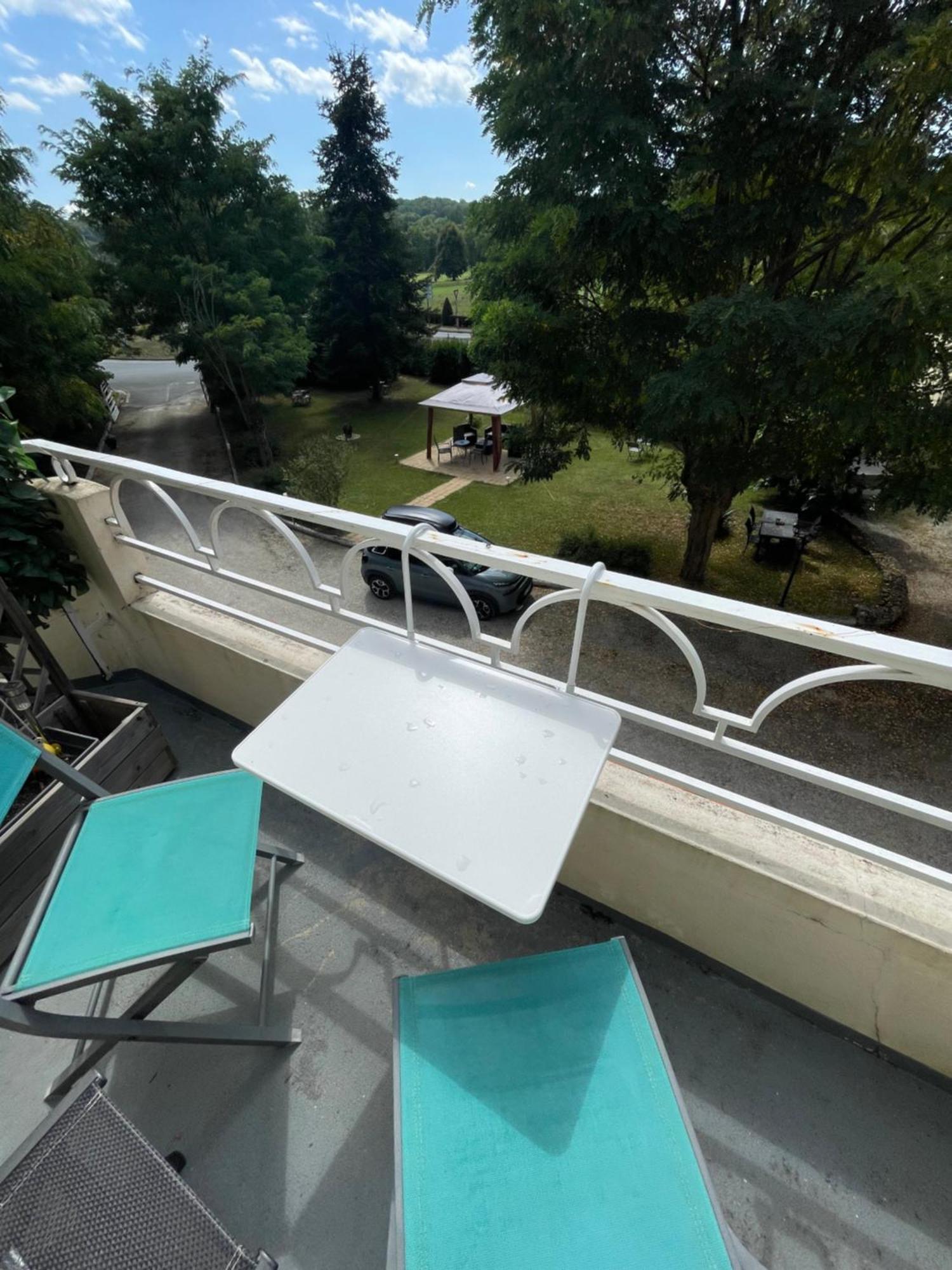 Vue Du Chateau D'Excideuil En Chambres Bagian luar foto