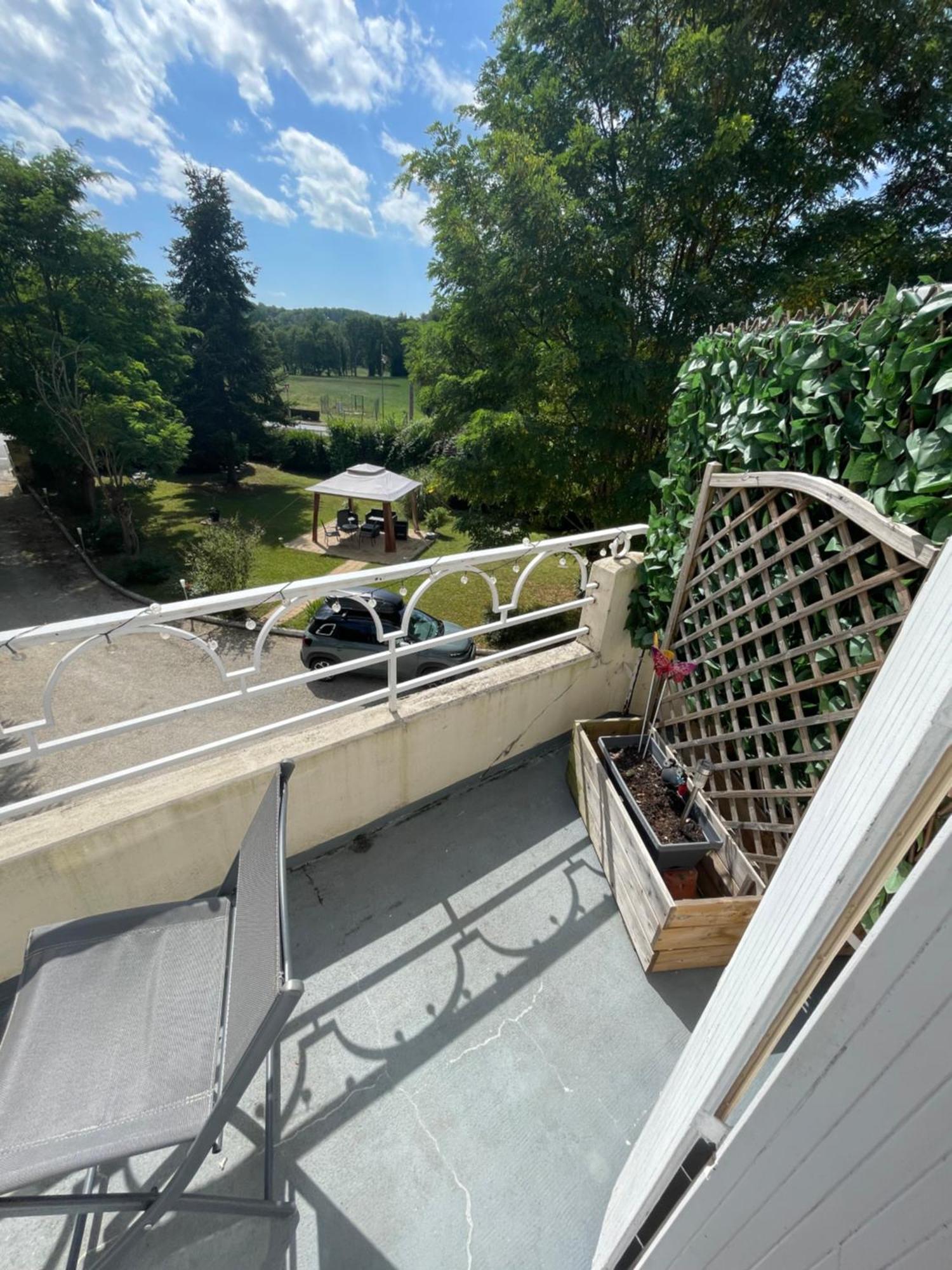Vue Du Chateau D'Excideuil En Chambres Bagian luar foto