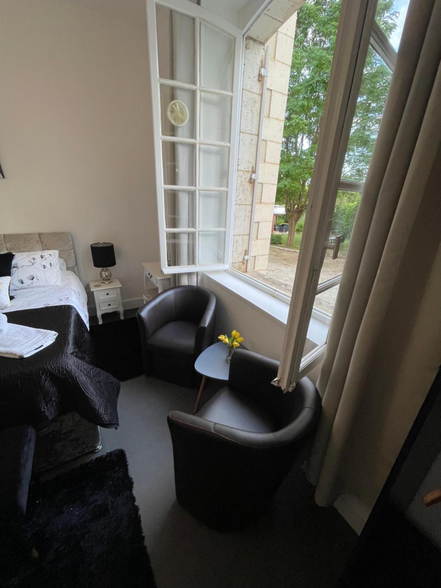 Vue Du Chateau D'Excideuil En Chambres Bagian luar foto