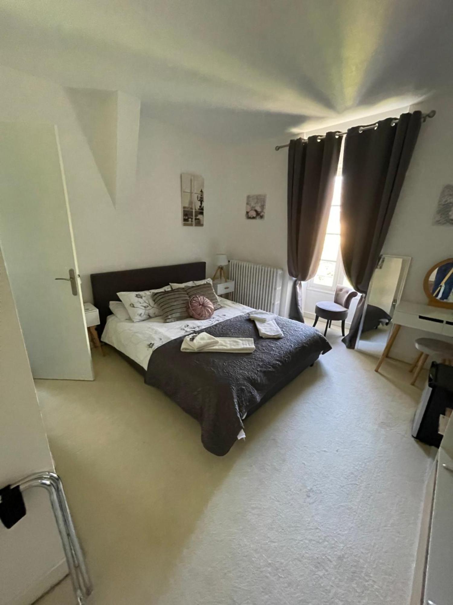Vue Du Chateau D'Excideuil En Chambres Bagian luar foto