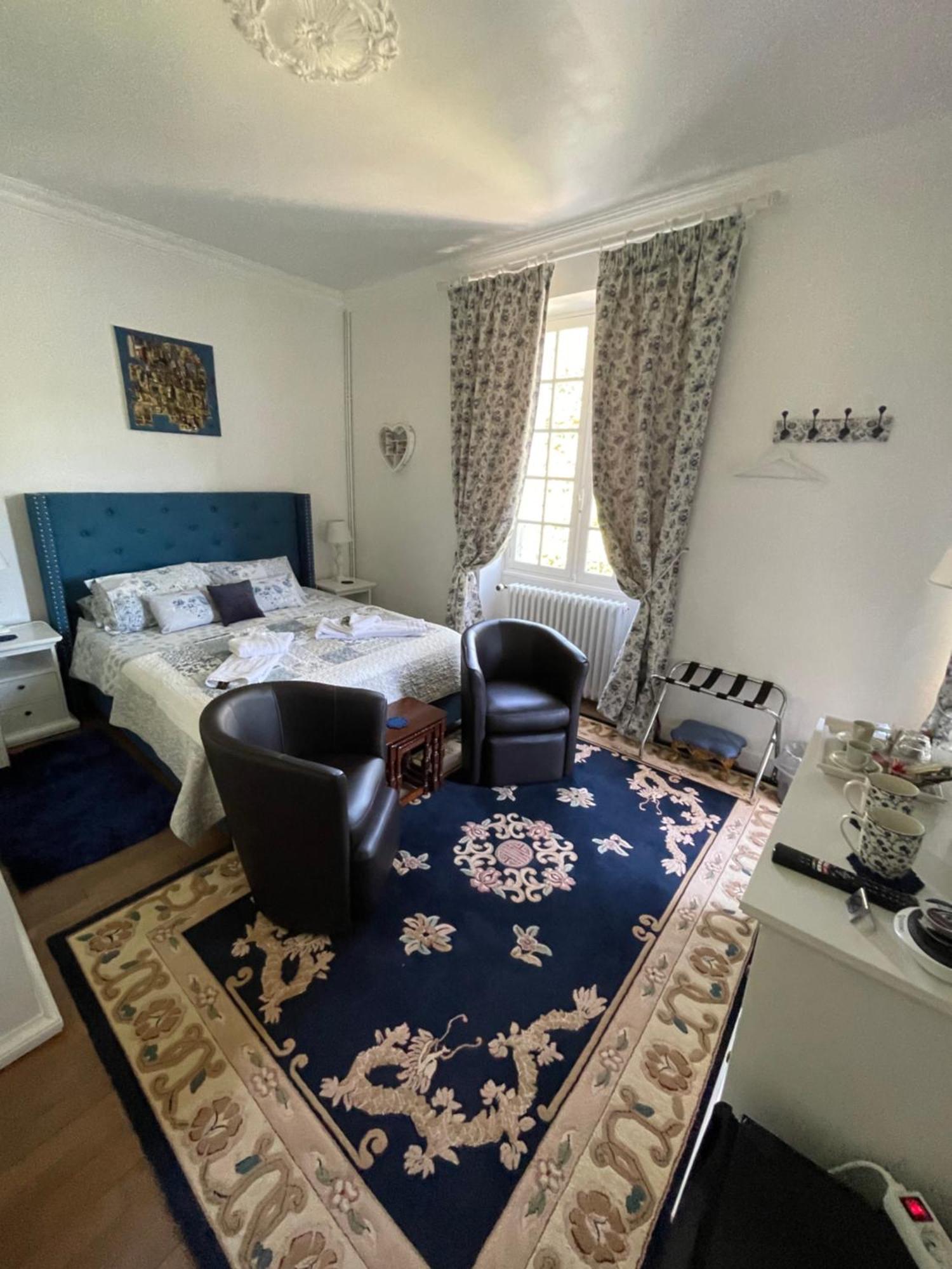 Vue Du Chateau D'Excideuil En Chambres Bagian luar foto